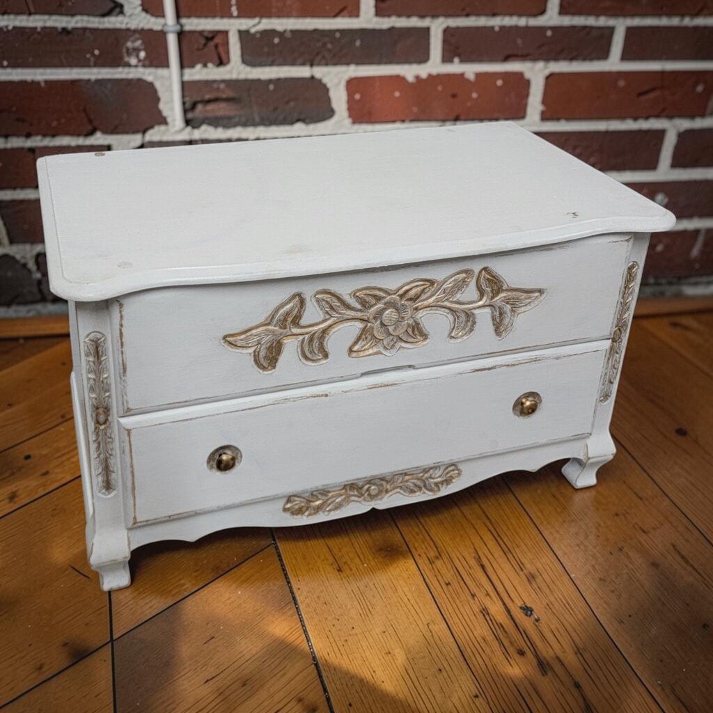 8270 Vintage French Provincial Style Cedar #Chest ~ FURNITURE