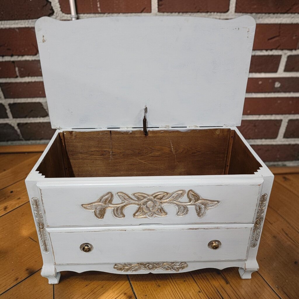 8270 Vintage French Provincial Style Cedar #Chest ~ FURNITURE