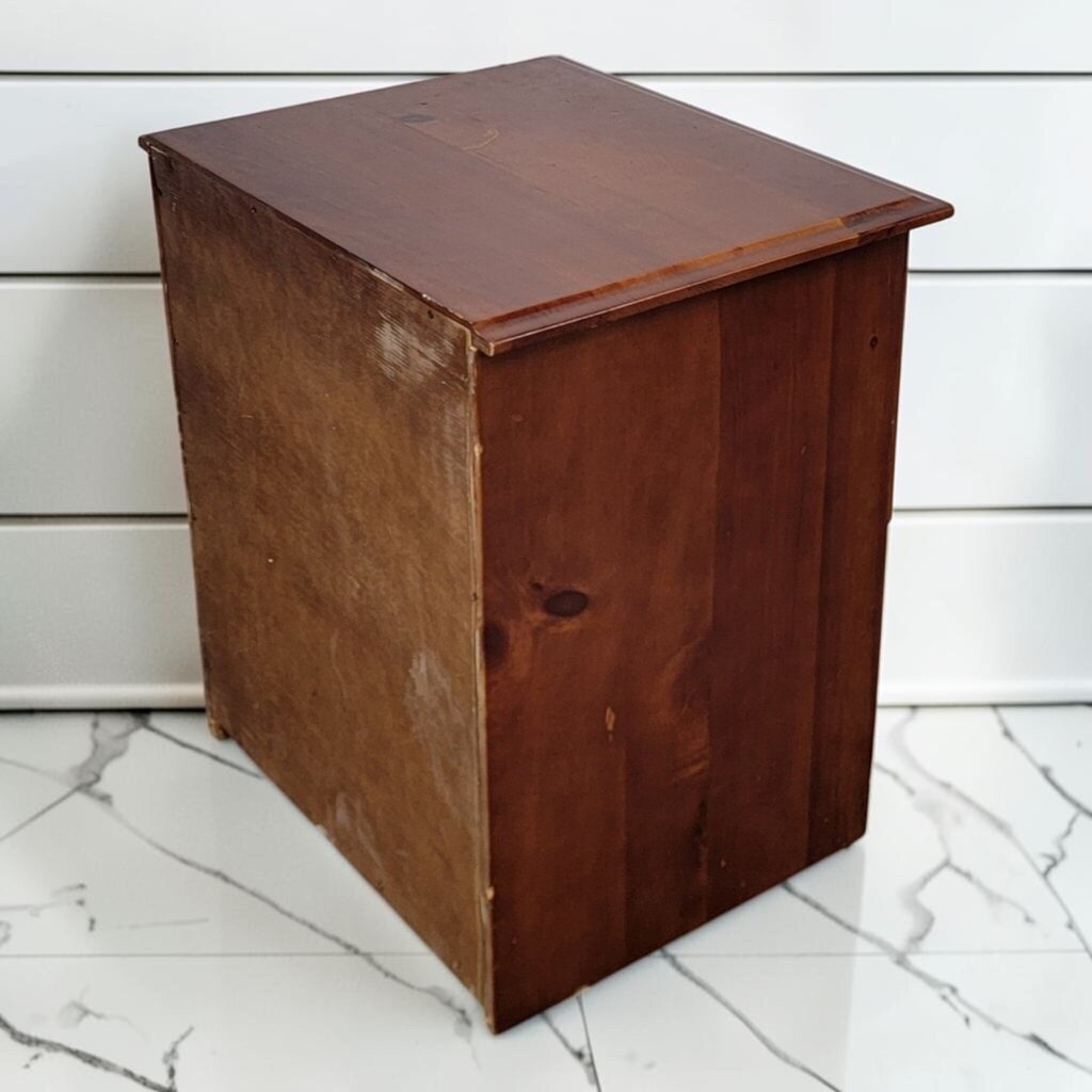 8286 Traditional 2-Drawer Pine Nightstand ~ FURNITURE