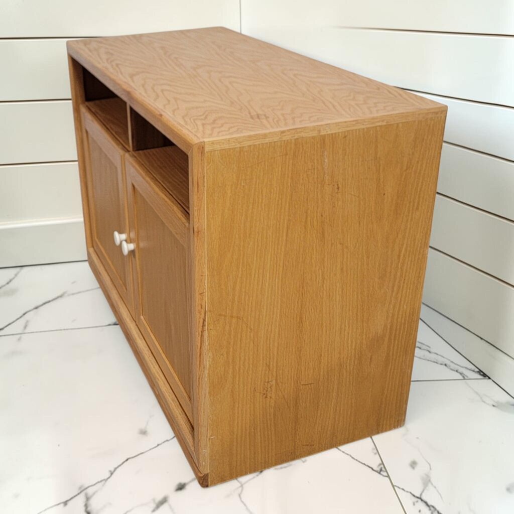 8291 Oak Rolling Entertainment Cabinet ~ FURNITURE