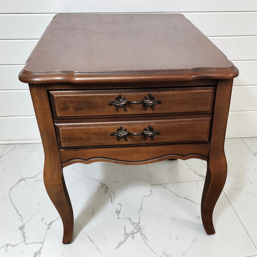 8318 Queen Anne Side Table with Drawer
