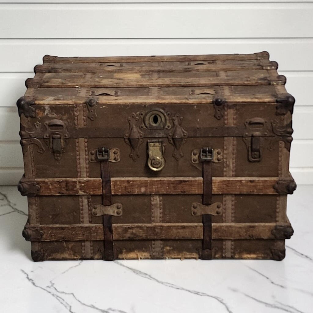 8337 Antique Canvas and Wood Slat Steamer Trunk Used * 3 - Consignor