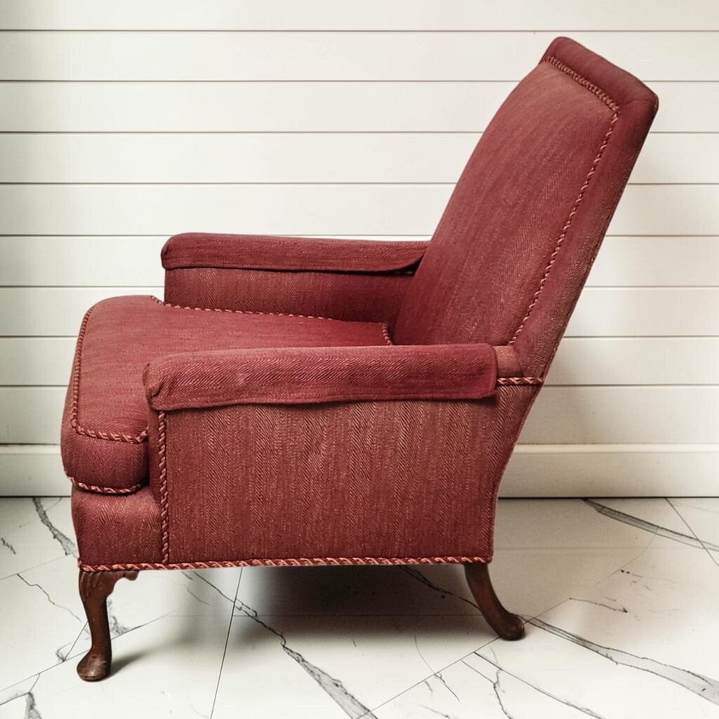 8342 Vintage Queen Anne Style High-Back #Armchair in Burgundy Herringbone