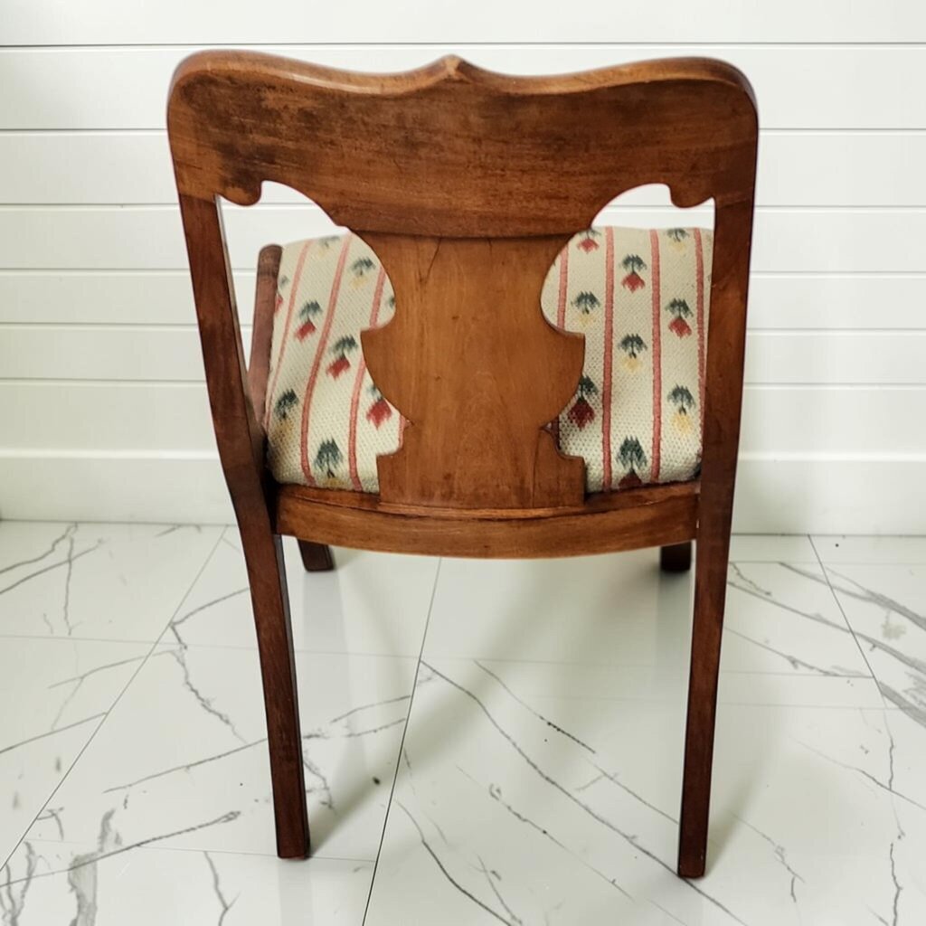8350 Early American Side Chair
