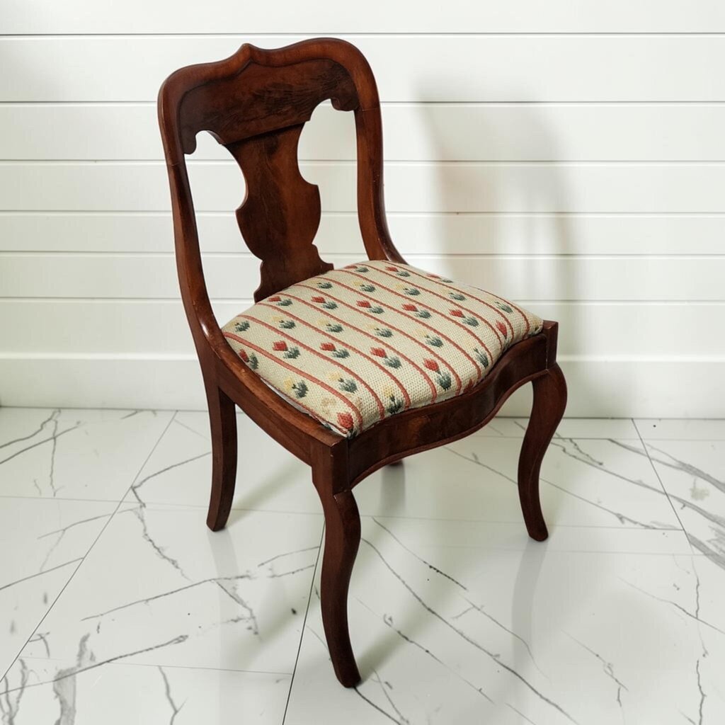 8350 Early American Side Chair