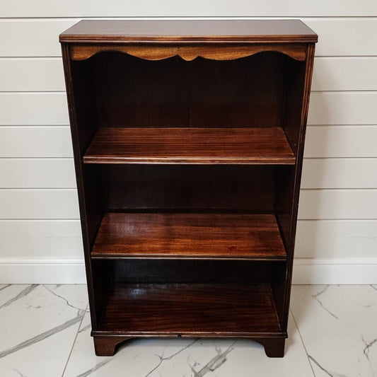 8356 Mid-Century Traditional Scalloped Bookcase