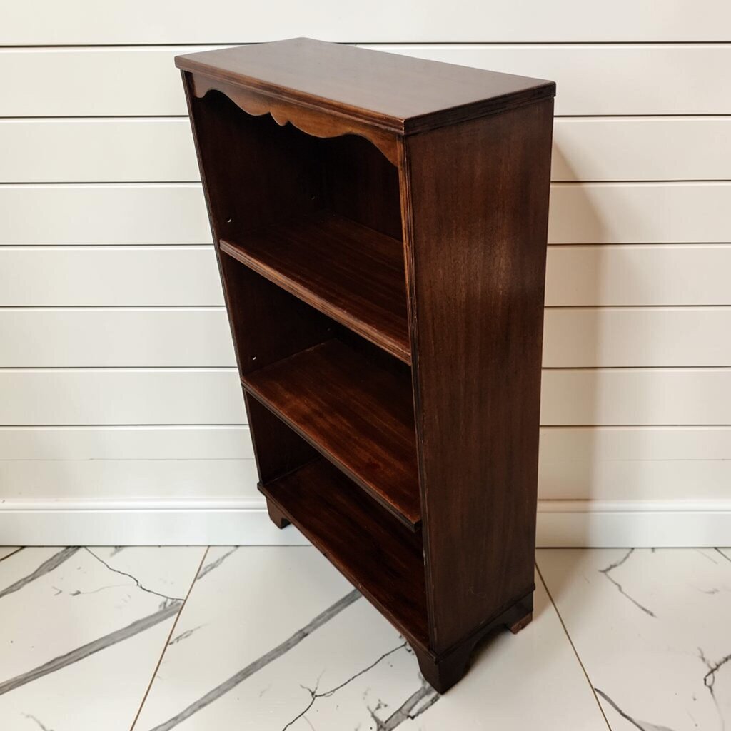 8356 Mid-Century Traditional Scalloped Bookcase