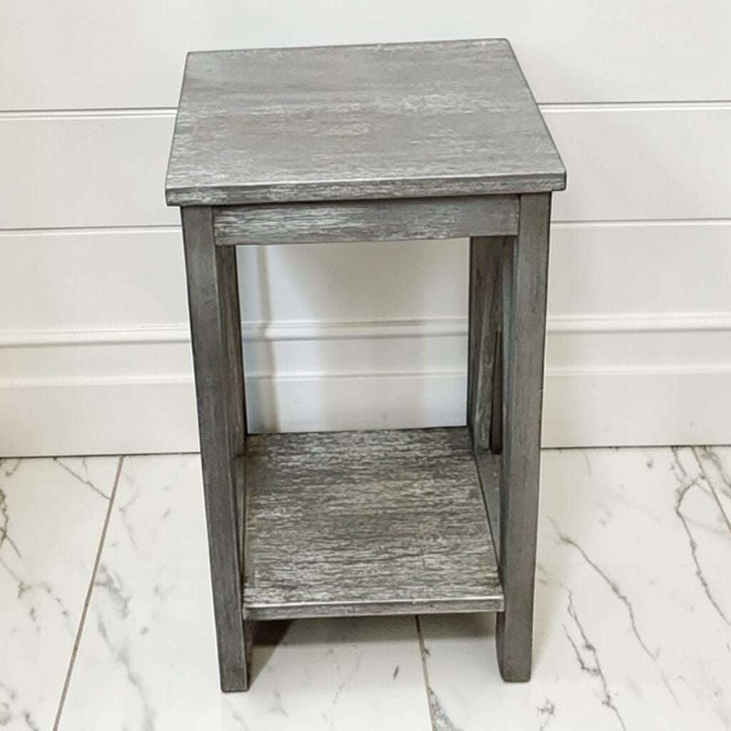 8372 Glam Farmhouse 2 Tier Silver Accent Table Used ~ FURNITURE