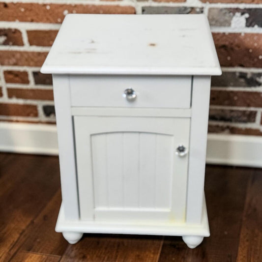 8375 Chippy White Nightstand with Drawer Used ~ FURNITURE