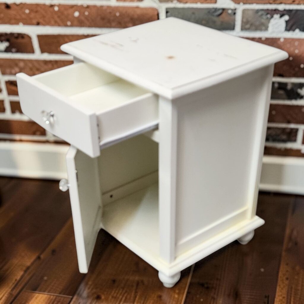 8375 Chippy White Nightstand with Drawer ~ FURNITURE