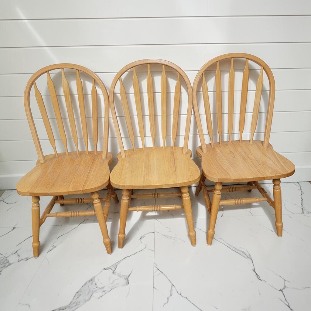 8476-8479 Oak Bow-Back Windsor Style Dining Chair