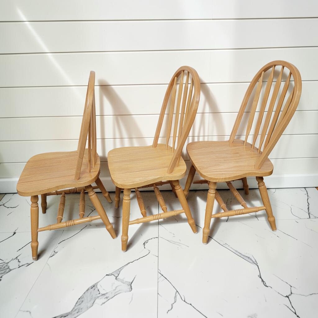 8476-8479 Oak Bow-Back Windsor Style Dining Chair