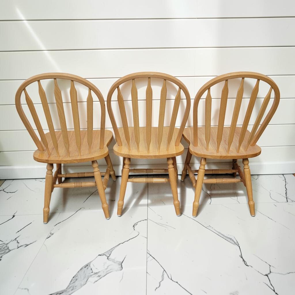 8476-8479 Oak Bow-Back Windsor Style Dining Chair