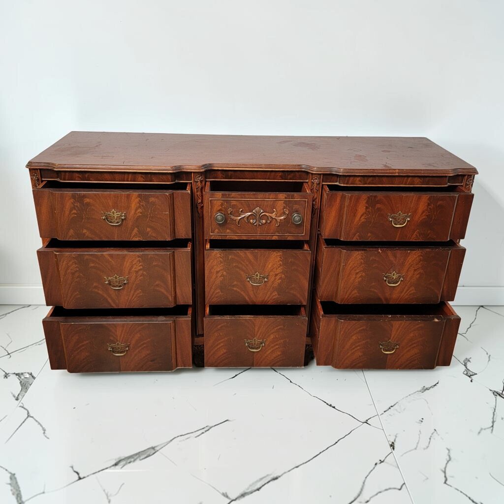 8526 Vintage Serpentine Mahogany Triple #Dresser