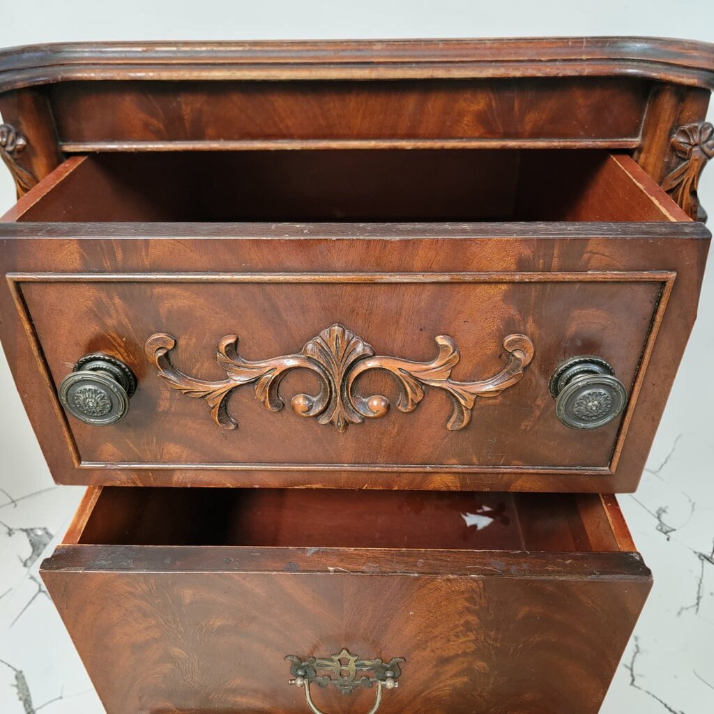 8526 Vintage Serpentine Mahogany Triple #Dresser