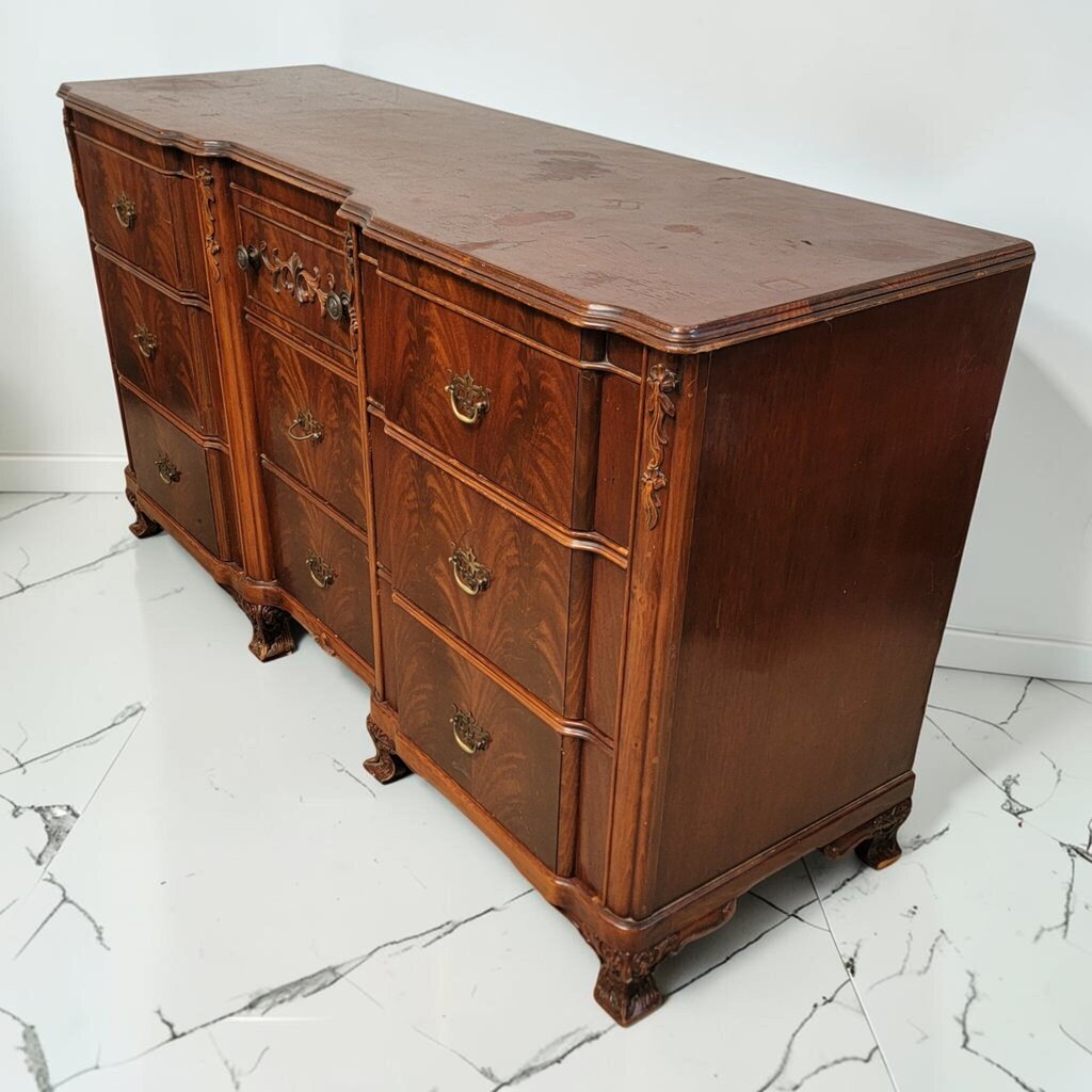 8526 Vintage Serpentine Mahogany Triple #Dresser