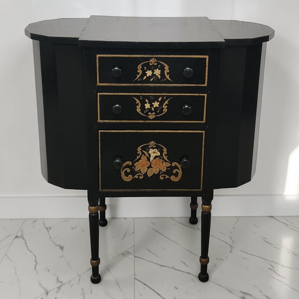 8543 Black Floral #Chest