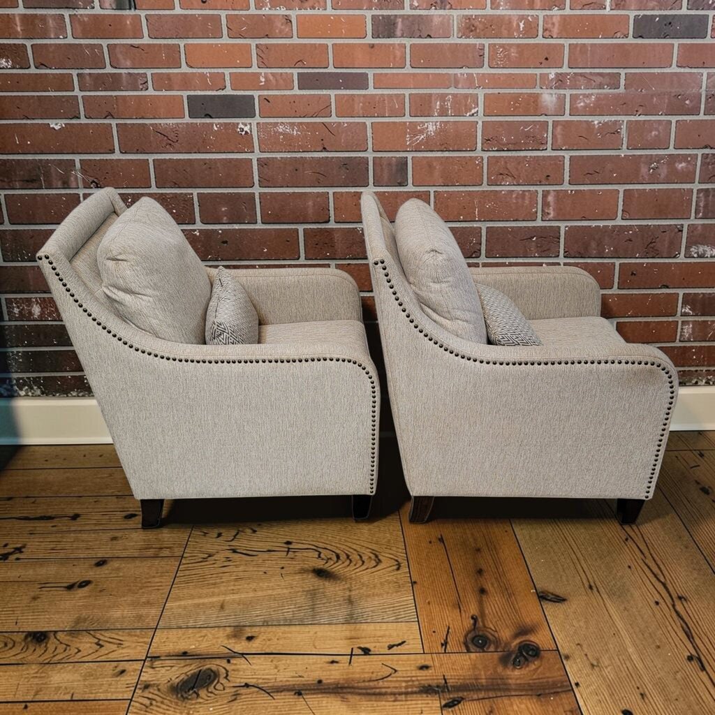 8545-8546 Textured Oatmeal Sloped- Arm Club #Chair