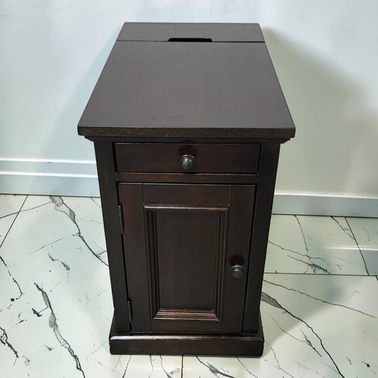 8550 Signature Design by Ashley Gately Chairside End Table