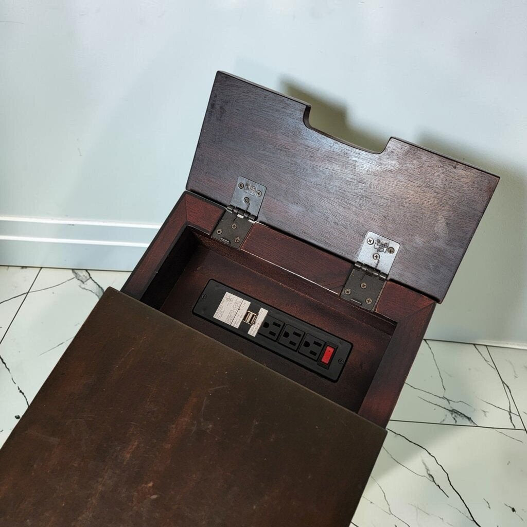 8550 Signature Design by Ashley Gately Chairside End Table