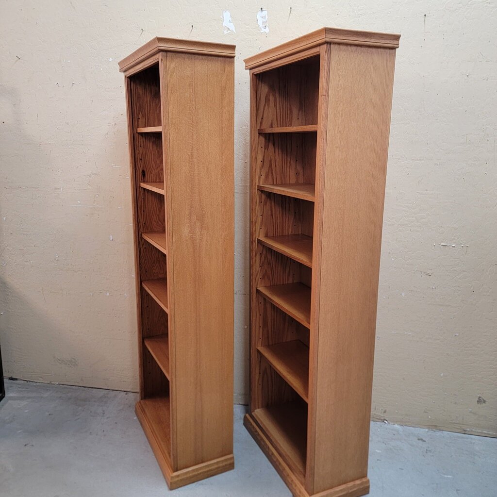 8554-8555 Traditional Oak Bookcase