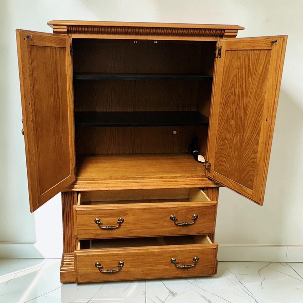 8594 Oak Media Armoire