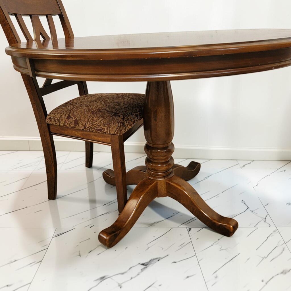 8617 3 Piece Round Pedestal Dining Table with Lattice Back Chairs