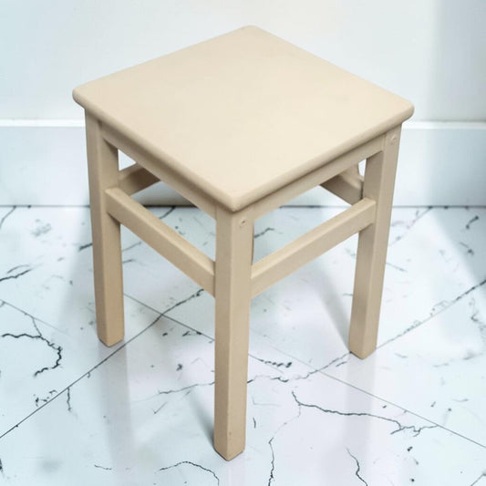 8636 Petite Cream Side table