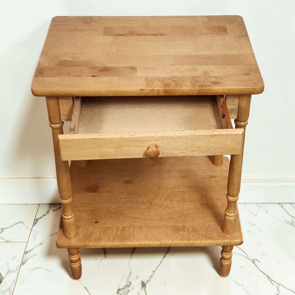 8650 Winsome Wood Claire Accent Table