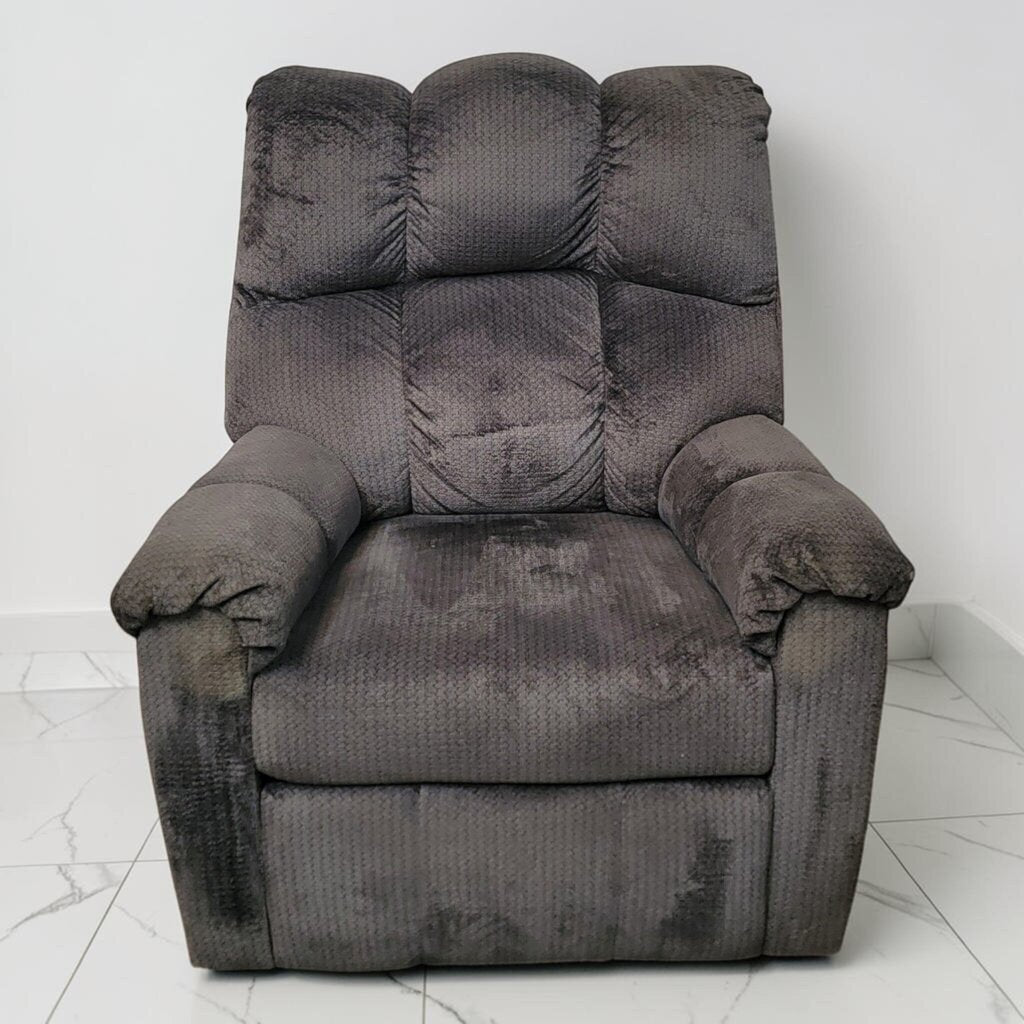 8690 Contemporary Grey Textured Rocker Recliner