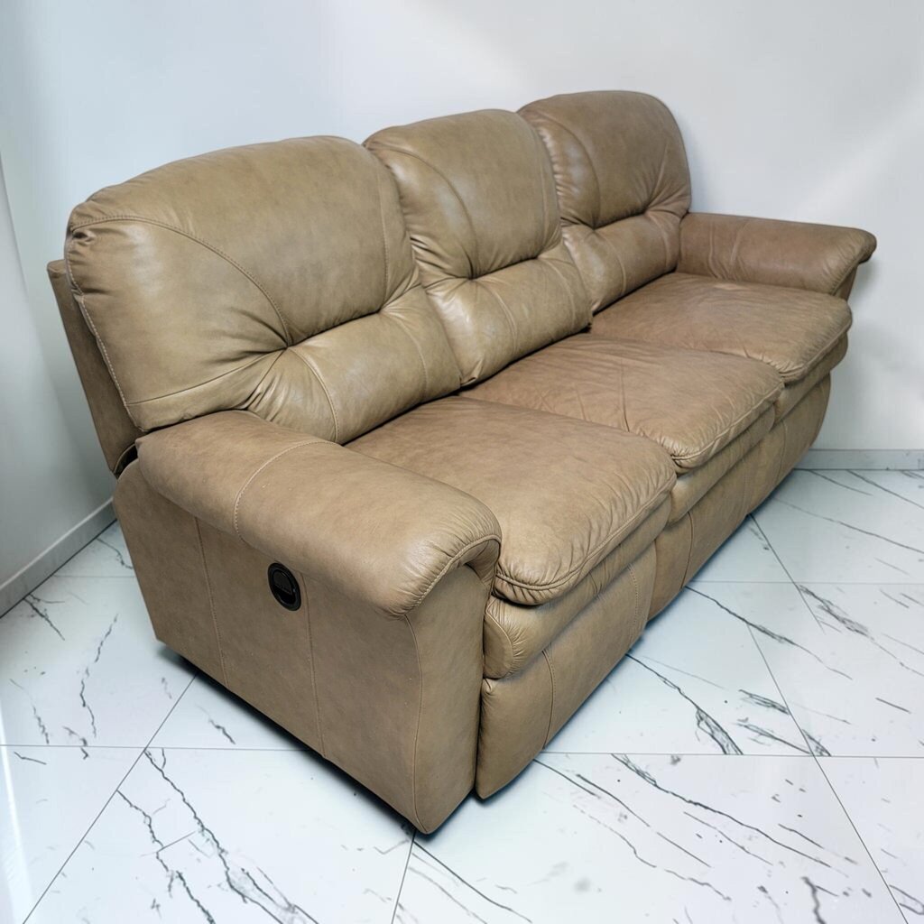 8696 La-Z-Boy Pinnacle Reclining Sofa