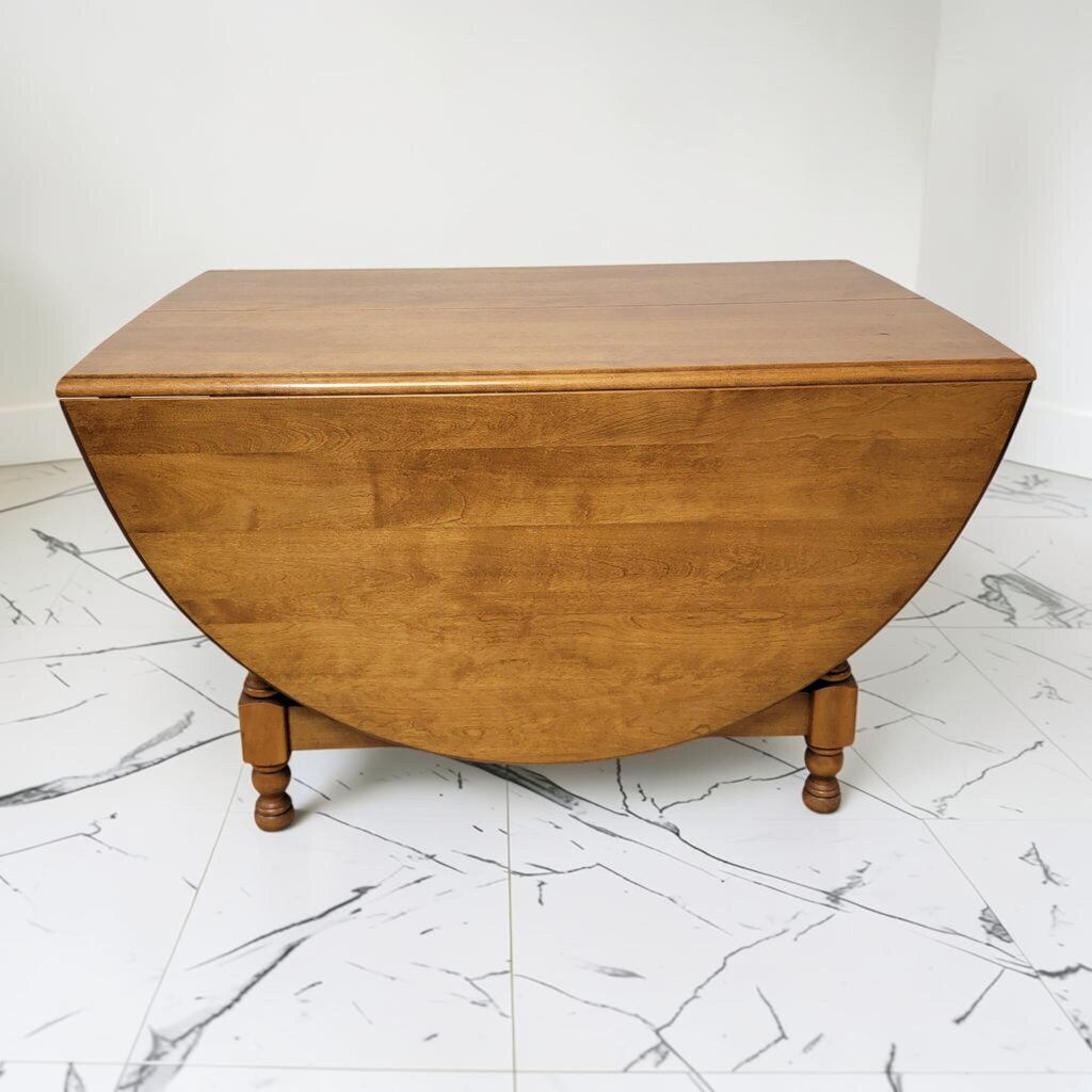 8700 Vintage Early American Solid Maple Extension Drop-Leaf Gateleg Dining Table