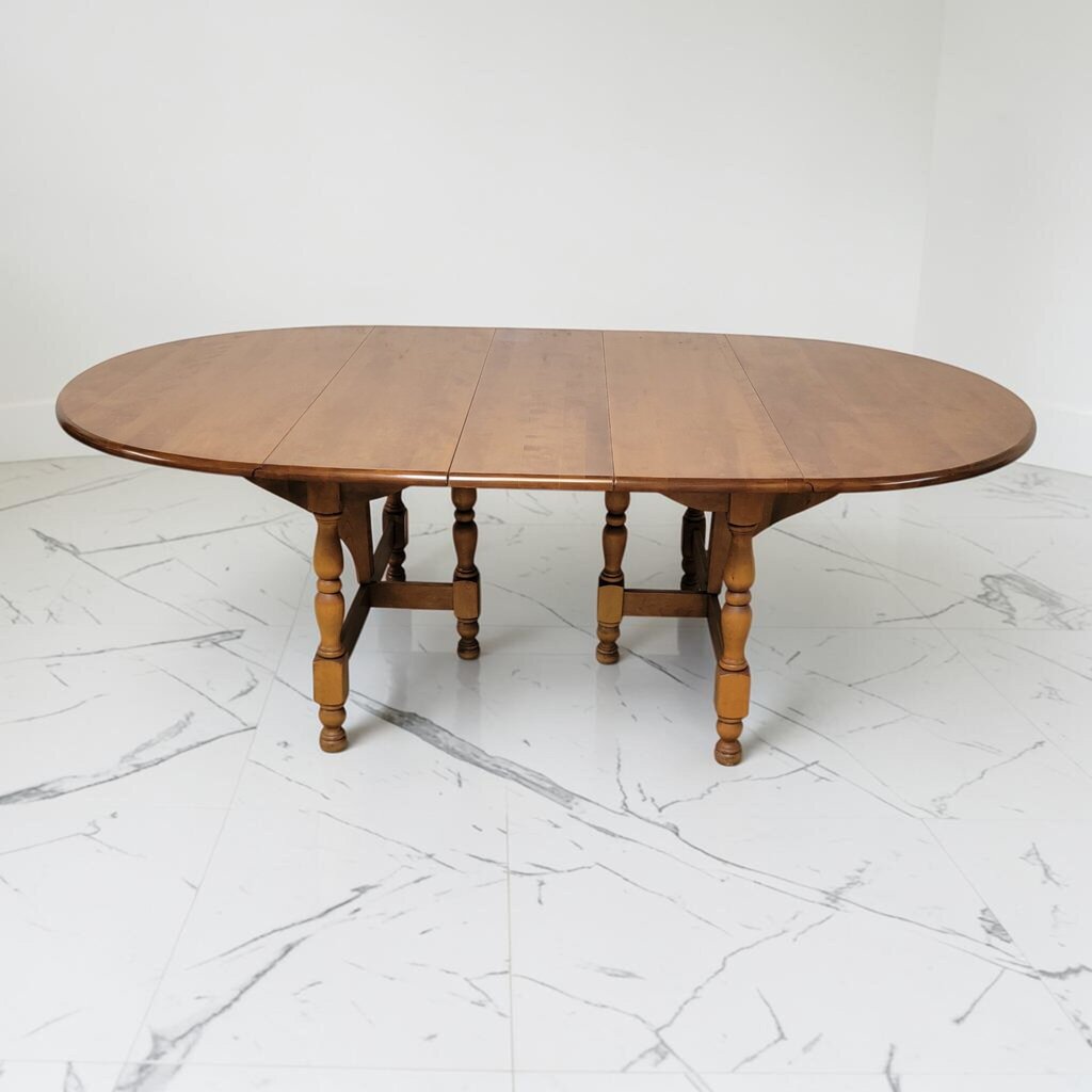 8700 Vintage Early American Solid Maple Extension Drop-Leaf Gateleg Dining Table