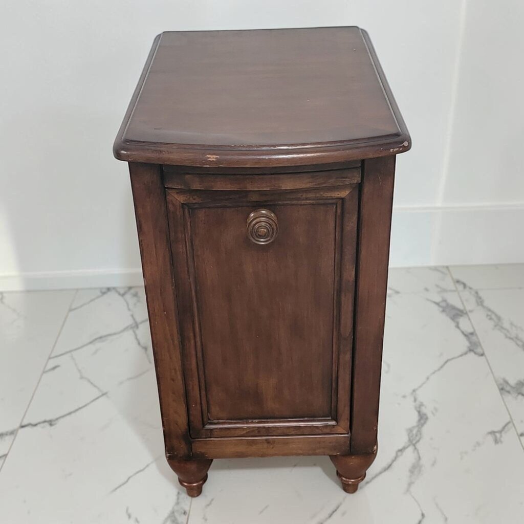 8705 Traditional Dark Wood Side #Table with Integrated Cupholders and Tilt-Out Bin