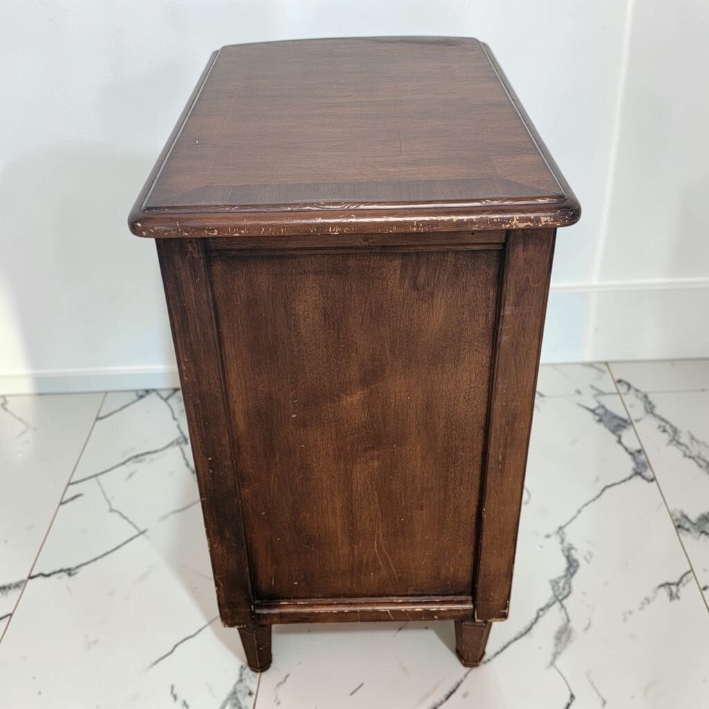 8705 Traditional Dark Wood Side #Table with Integrated Cupholders and Tilt-Out Bin