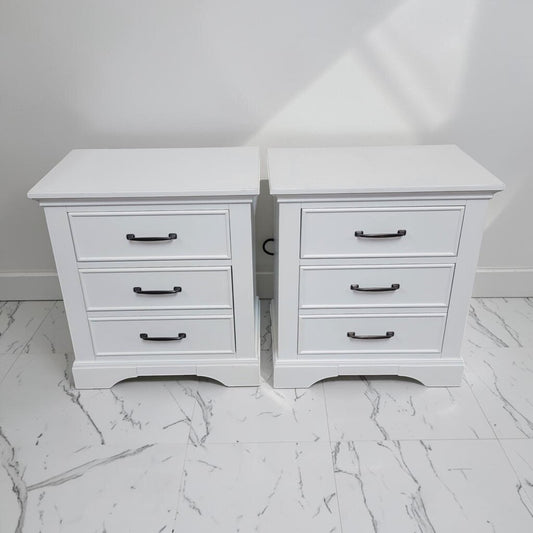 8723-8724 Modern White Three Drawer Nightstand with USB outlet