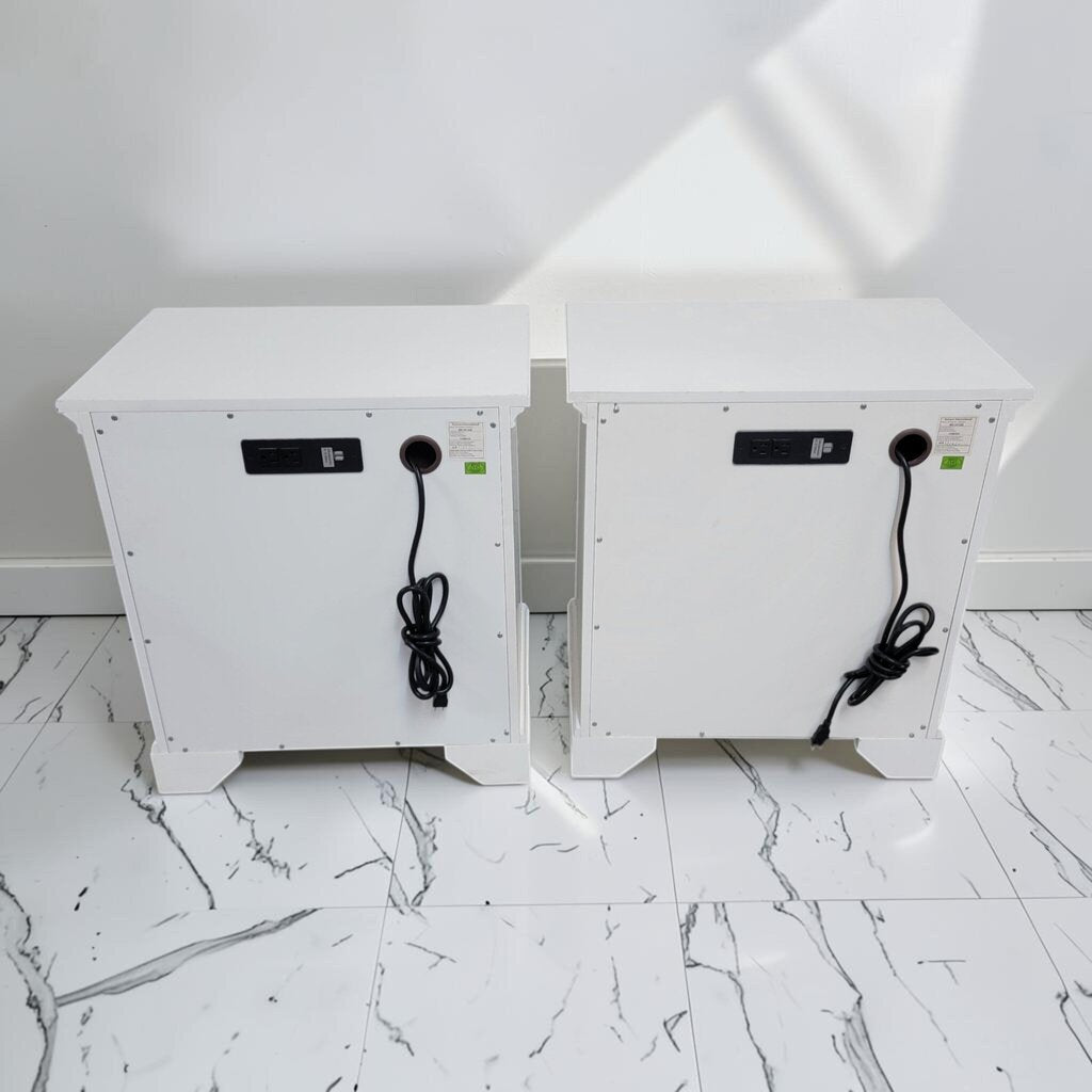 8723-8724 Modern White Three Drawer Nightstand with USB outlet