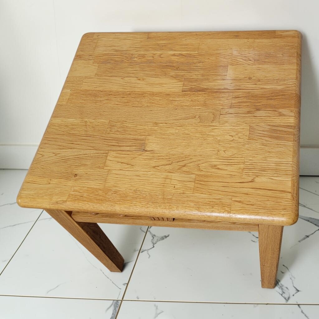 8740 Light Oak Wooden End #Table with Spindle Accent