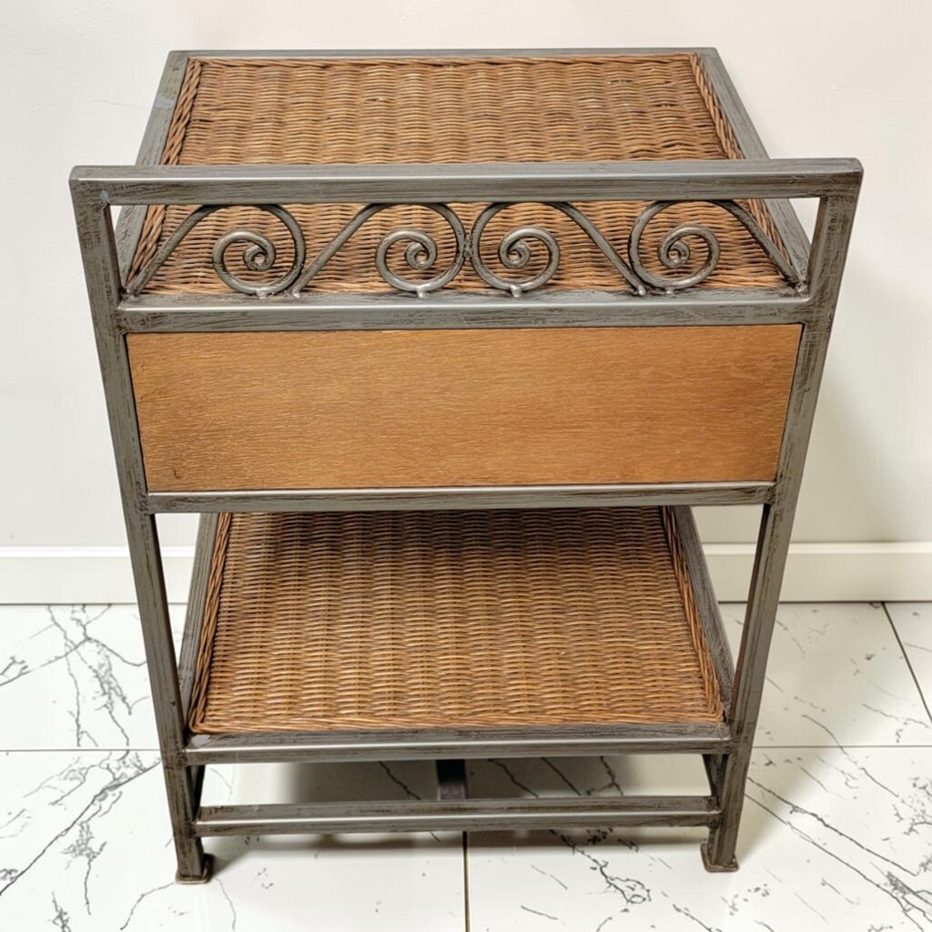 8757 Wicker End #Table