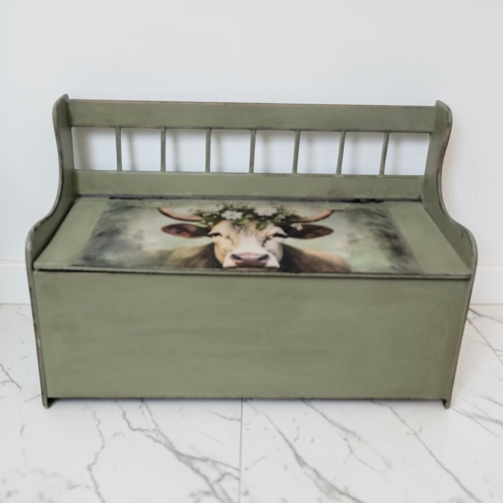 8787 Farmhouse Storage Bench with Cow Motif