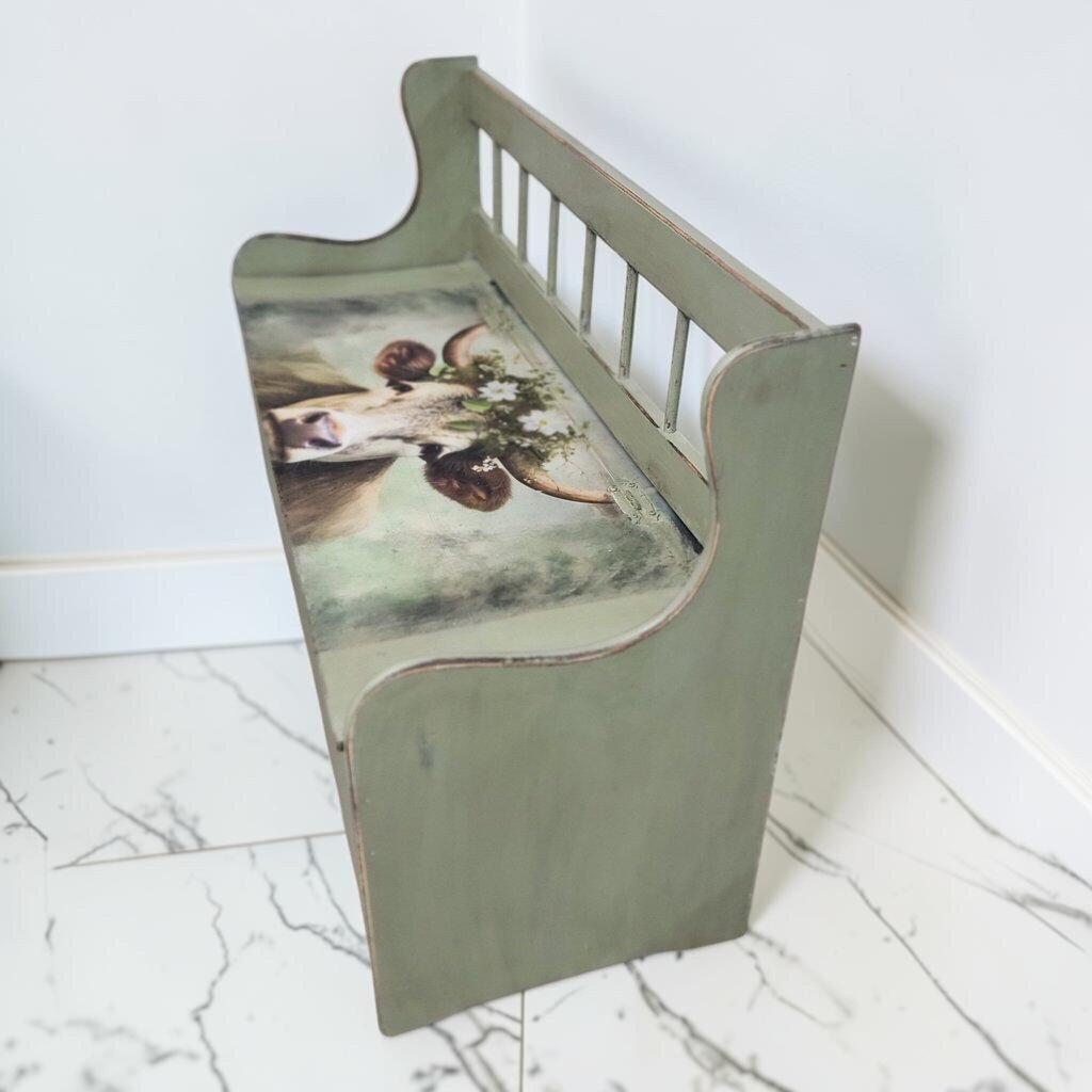 8787 Farmhouse Storage Bench with Cow Motif