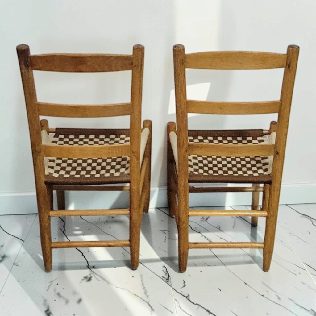 8821-8822 American Shaker-Style Ladderback Chairs