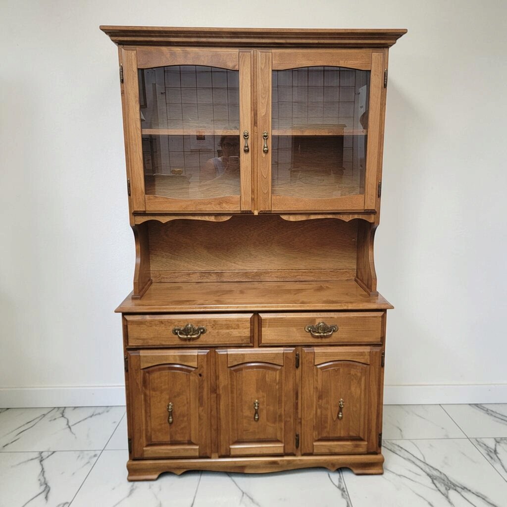 8838 Early American Style Two-Piece Maple Hutch Used ~ FURNITURE