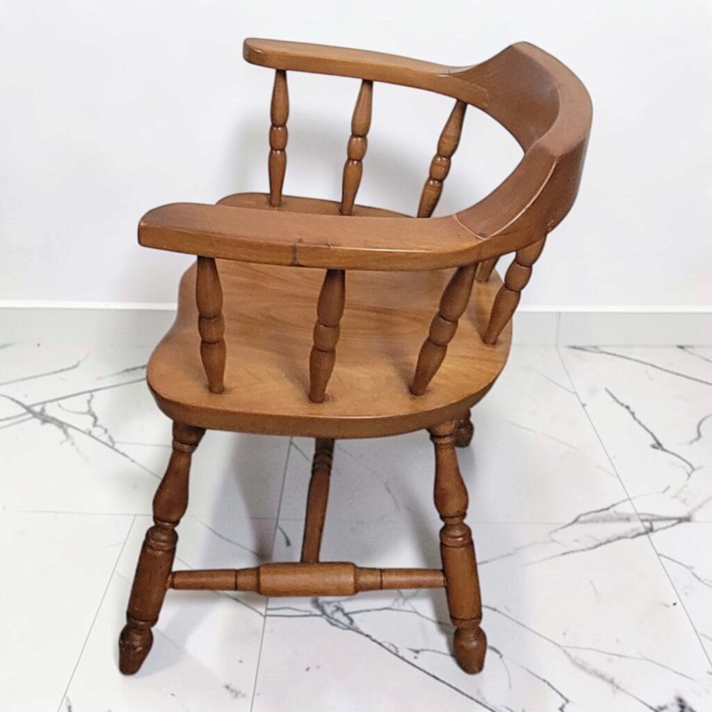 8854 Vintage Captains Chair ~ FURNITURE