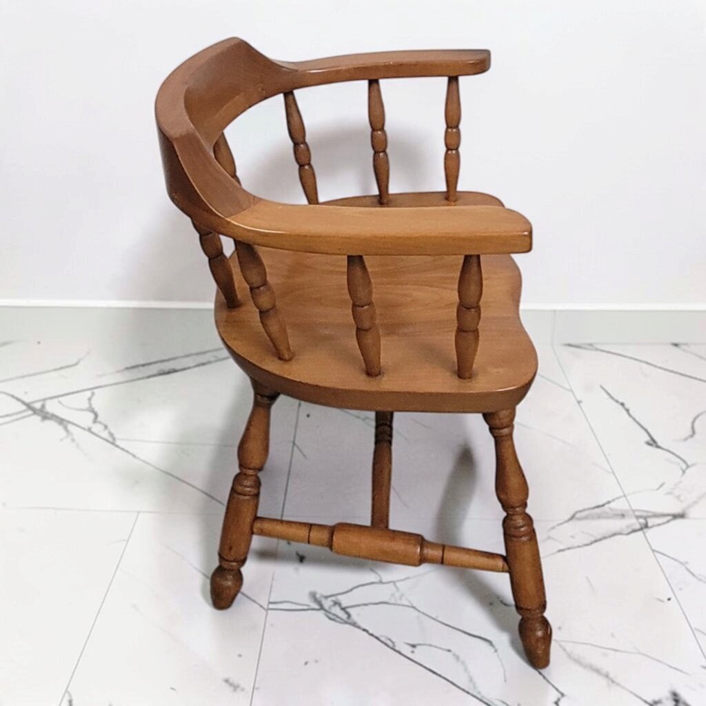 8854 Vintage Captains Chair ~ FURNITURE