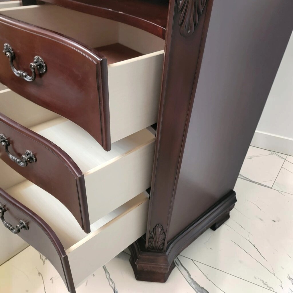 8864 Traditional Serpentine Media #Chest