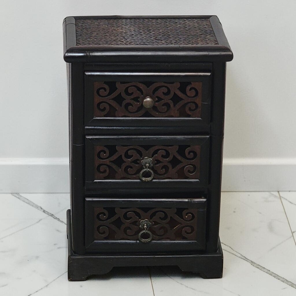 8887 Contemporary Asian- Inspired Three- Drawer Accent Chest Used ~ FURNITURE
