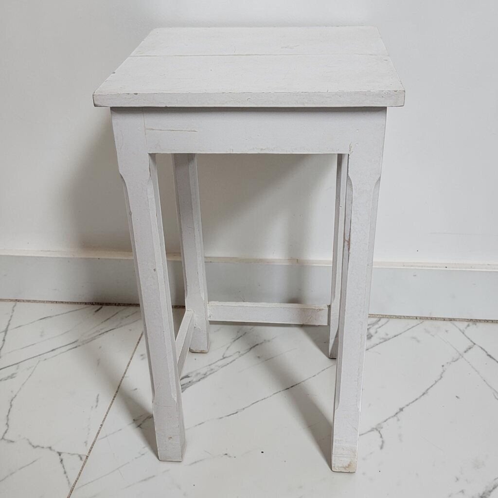 8907 Tall White Accent Table