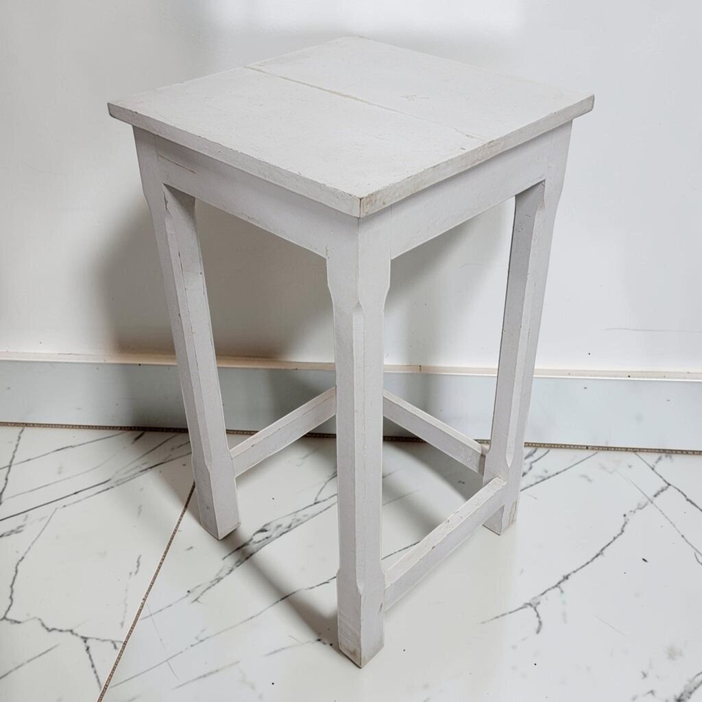 8907 Tall White Accent Table