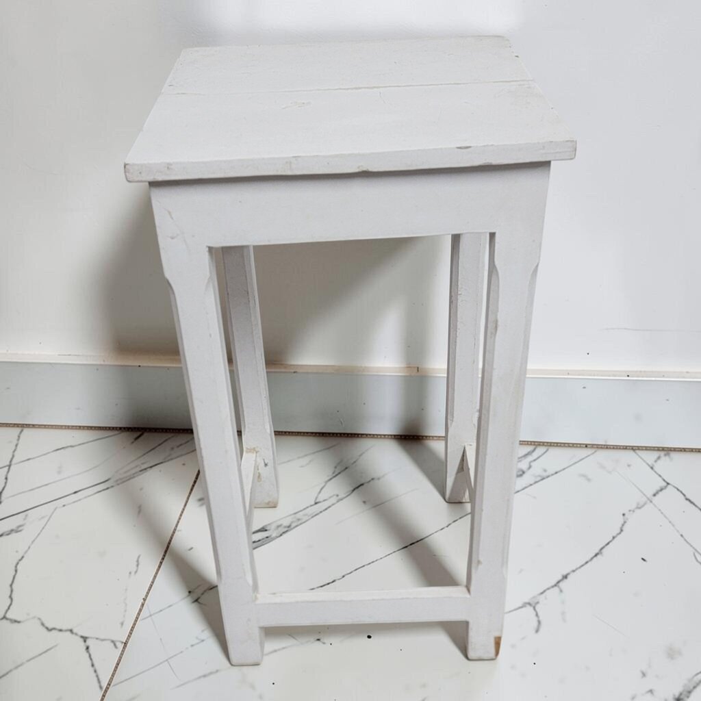 8907 Tall White Accent Table